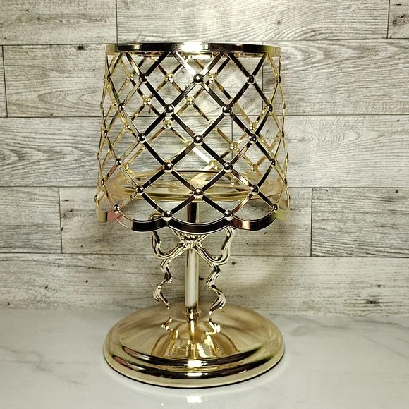 Bath & Body Works Coquette Gold Bow Lamp 3-Wick Candle Holder NWT - Picture 3 of 8